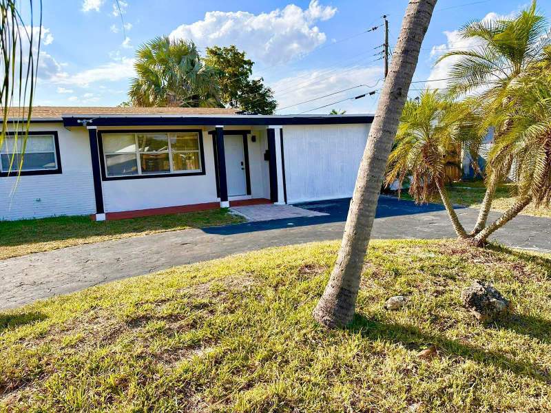 4 bedroom Single Family Residence at 601 NW 38th Street, Bonnie Loch Sec 1, Deerfield Beach — photo 2