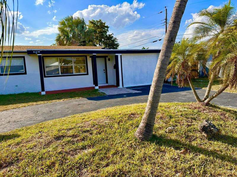 4 bedroom Single Family Residence at 601 NW 38th Street, Bonnie Loch Sec 1, Deerfield Beach — photo 3