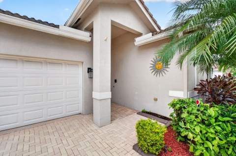 2271 Egret Cove Drive, West Palm Beach FL - photo 9 of 87