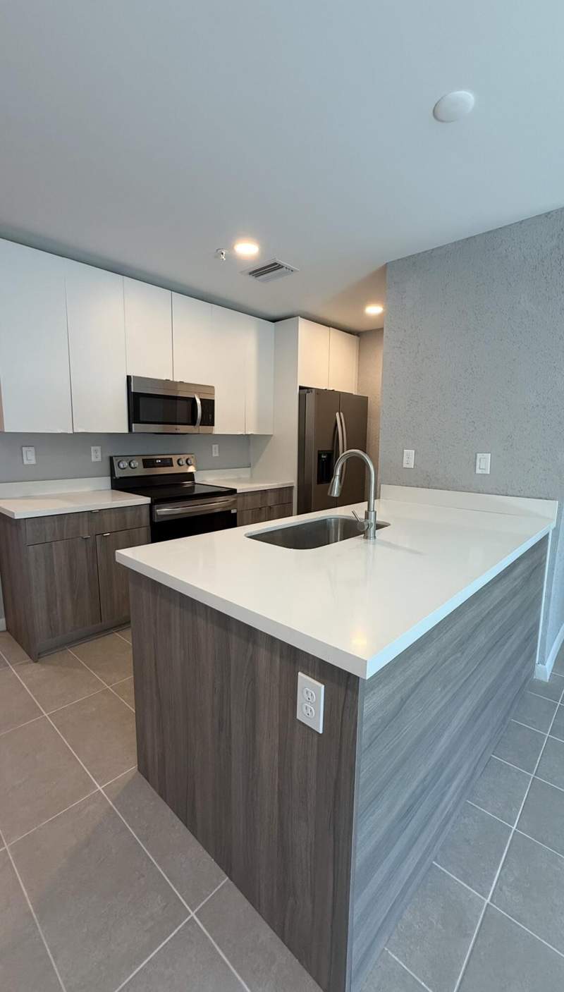 3 bedroom Townhouse at 2511 Pierce Street #3, Hollytown 2, Hollywood — photo 4
