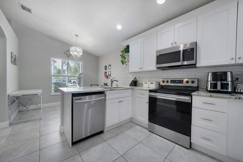 3 bedroom Single Family Residence at 6376 Barton Creek Circle, Winston Trails Par 1, Lake Worth — photo 3