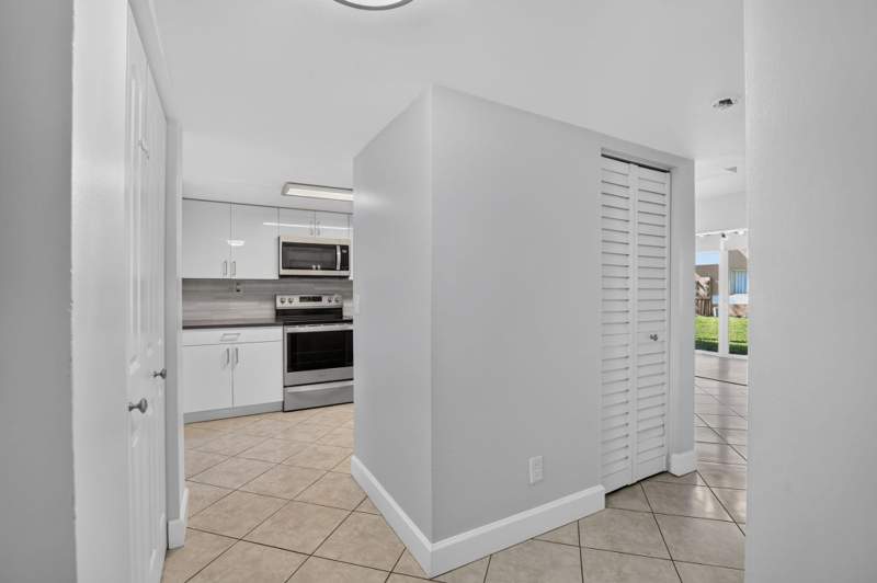 3 bedroom Townhouse at 807 NW 91st Terrace #807, Colonnades Condo, Plantation — photo 4
