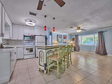 191 SE 27th Avenue, Boynton Beach FL - photo 9 of 32