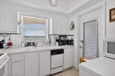 100 SE 6th Avenue #303, Pompano Beach FL - photo 17 of 56