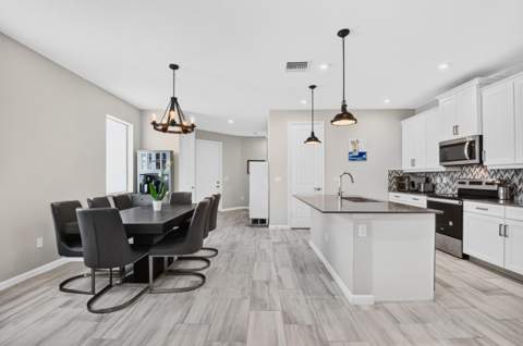 6710 Pointe Of Woods Drive, West Palm Beach FL - photo 9 of 47