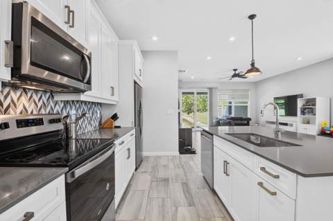 6710 Pointe Of Woods Drive, West Palm Beach FL - photo 8 of 47