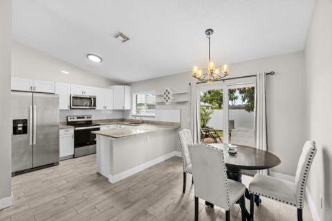 265 SW Dalton Circle, Port St. Lucie FL - photo 9 of 31