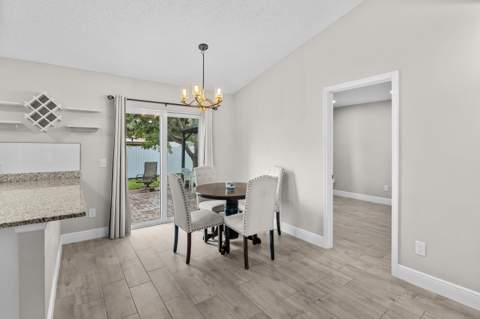 265 SW Dalton Circle, Port St. Lucie FL - photo 10 of 31