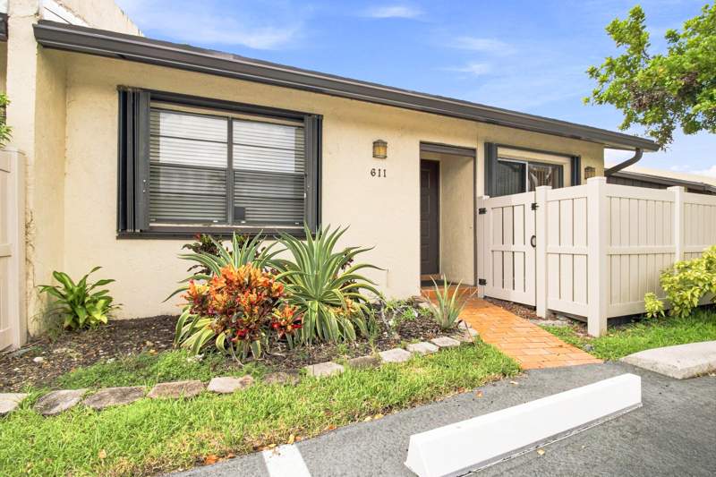 2 bedroom Villa at 611 Banks Road, Woodlake Isles, Margate — photo 2