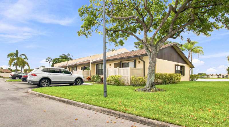 2 bedroom Villa at 611 Banks Road, Woodlake Isles, Margate — photo 3