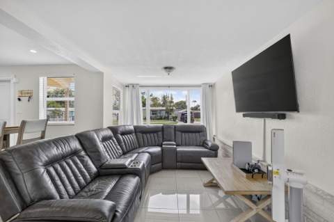 1633 NE 51st Court, Pompano Beach FL - photo 17 of 38
