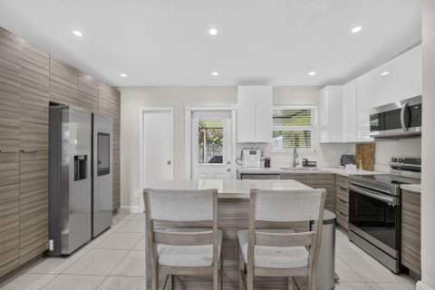 1633 NE 51st Court, Pompano Beach FL - photo 9 of 38