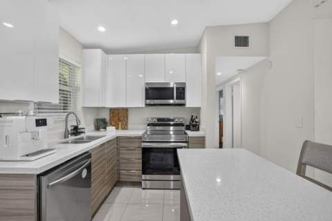 1633 NE 51st Court, Pompano Beach FL - photo 12 of 38