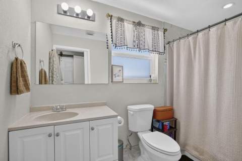 1633 NE 51st Court, Pompano Beach FL - photo 23 of 38
