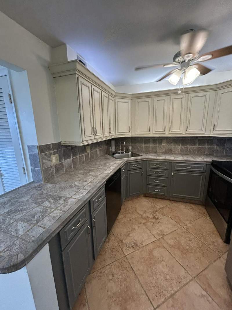 1 bedroom Condominium at 305 N Pompano Beach Boulevard #205, Jamaica House Condominium, Pompano Beach — photo 2