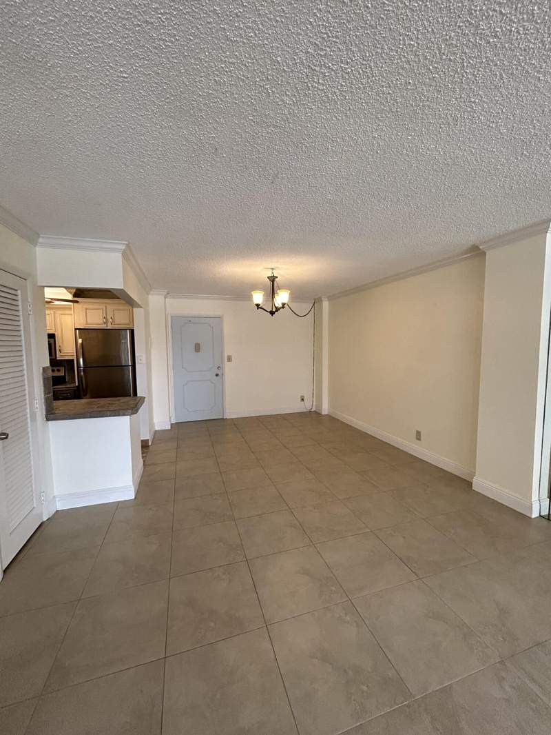 1 bedroom Condominium at 305 N Pompano Beach Boulevard #205, Jamaica House Condominium, Pompano Beach — photo 3