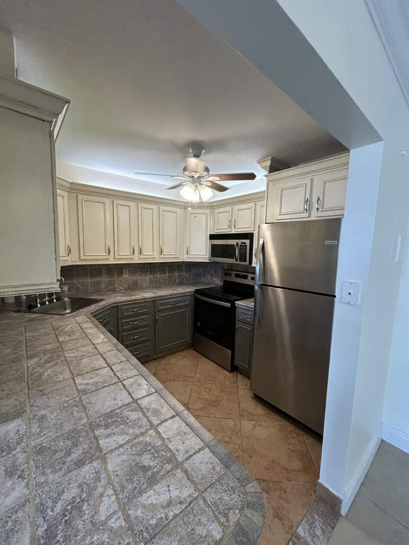 1 bedroom Condominium at 305 N Pompano Beach Boulevard #205, Jamaica House Condominium, Pompano Beach — photo 5