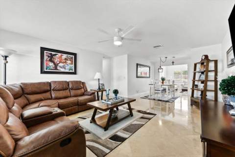 2390 SW 14th Avenue, Boynton Beach FL - photo 8 of 32