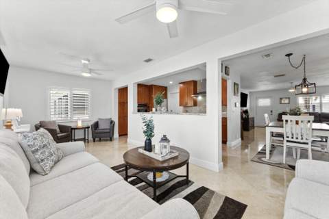 2390 SW 14th Avenue, Boynton Beach FL - photo 15 of 32