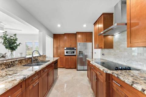 2390 SW 14th Avenue, Boynton Beach FL - photo 13 of 32