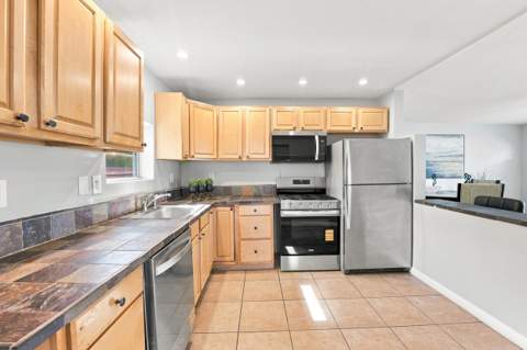 2610 NE 8th Avenue, Pompano Beach FL - photo 9 of 39