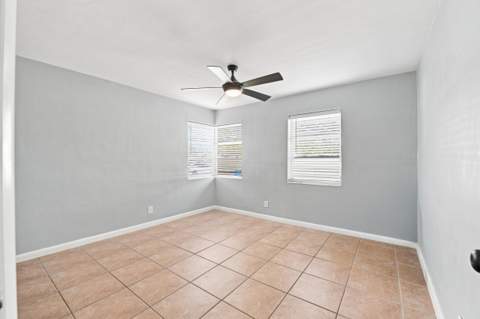 2610 NE 8th Avenue, Pompano Beach FL - photo 23 of 39