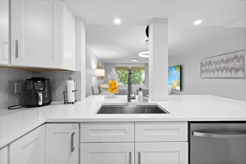 4570 NW 18th Avenue #310, Deerfield Beach FL - photo 11 of 37