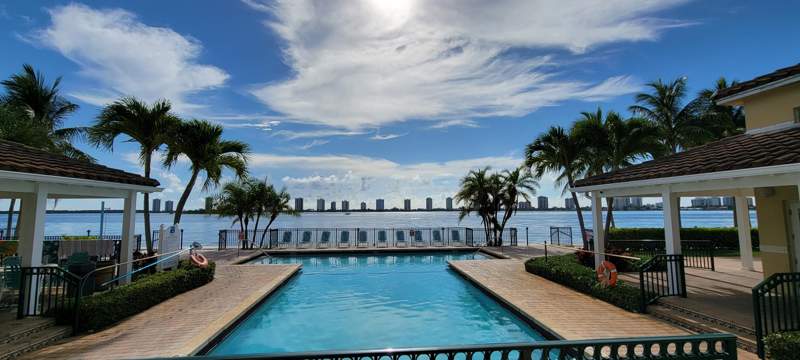 2 bedroom Condominium at 1125 Lake Shore Drive #202, Bay Reach Condo, Lake Park — photo 3