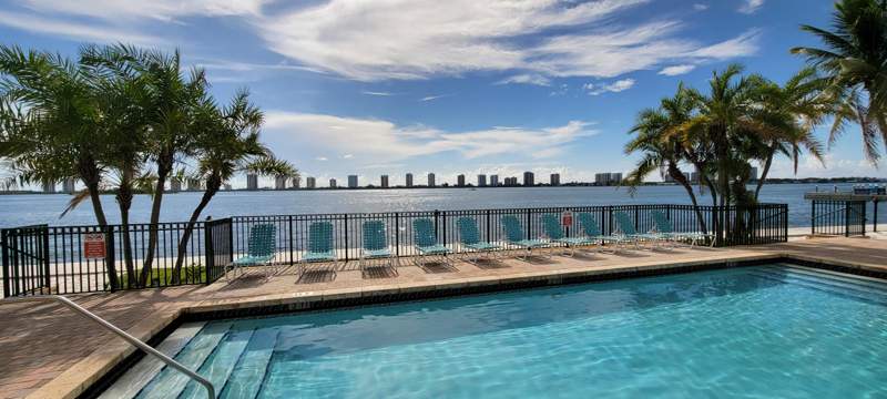 2 bedroom Condominium at 1125 Lake Shore Drive #202, Bay Reach Condo, Lake Park — photo 4
