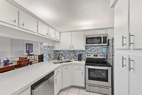 1111 Green Pine Boulevard #F1, West Palm Beach FL - photo 9 of 23