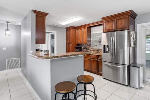 7506 Kenwood Road, Fort Pierce FL - photo 8 of 26