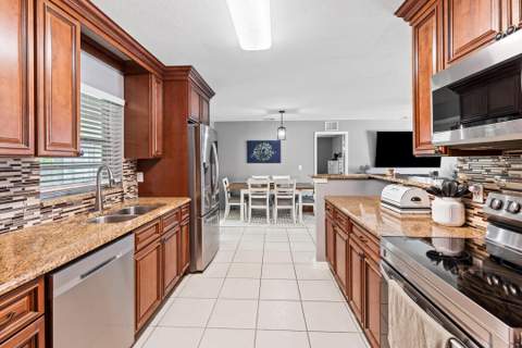 7506 Kenwood Road, Fort Pierce FL - photo 9 of 26