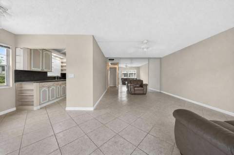 169 Westbury J #169, Deerfield Beach FL - photo 6 of 23