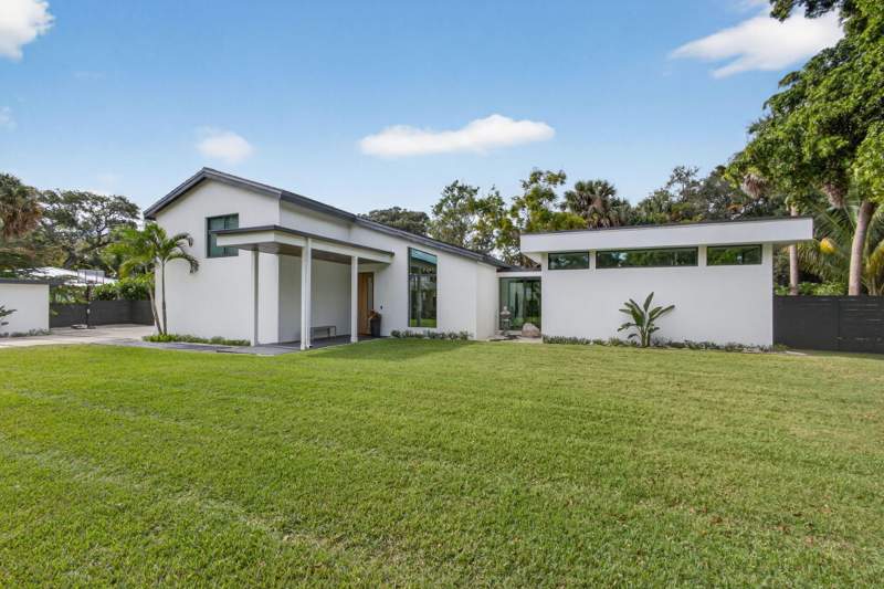 4 bedroom Single Family Residence at 13071 Flamingo Terrace, Palm Beach Gardens, Palm Beach Gardens — photo 2