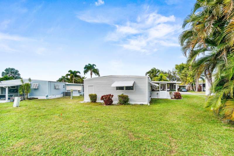 2 bedroom Mobile Home at 8350 E Club Road, West Lakes Of Boca Raton Inc, Boca Raton — photo 4