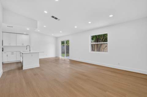 386 NW 40th Terrace, Deerfield Beach FL - photo 7 of 55