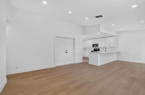 386 NW 40th Terrace, Deerfield Beach FL - photo 8 of 55