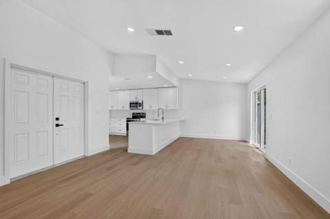 386 NW 40th Terrace, Deerfield Beach FL - photo 9 of 55