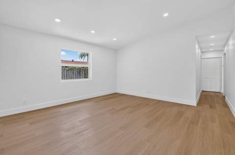 386 NW 40th Terrace, Deerfield Beach FL - photo 11 of 55