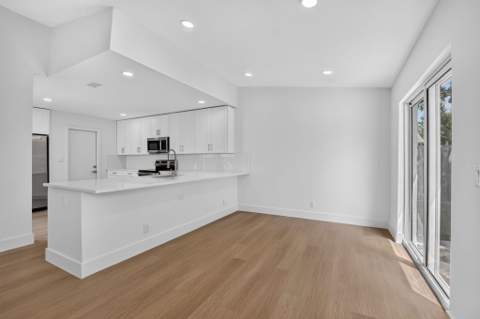 386 NW 40th Terrace, Deerfield Beach FL - photo 13 of 55