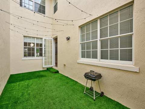 2401 NW 7th Street, Boynton Beach FL - photo 23 of 31