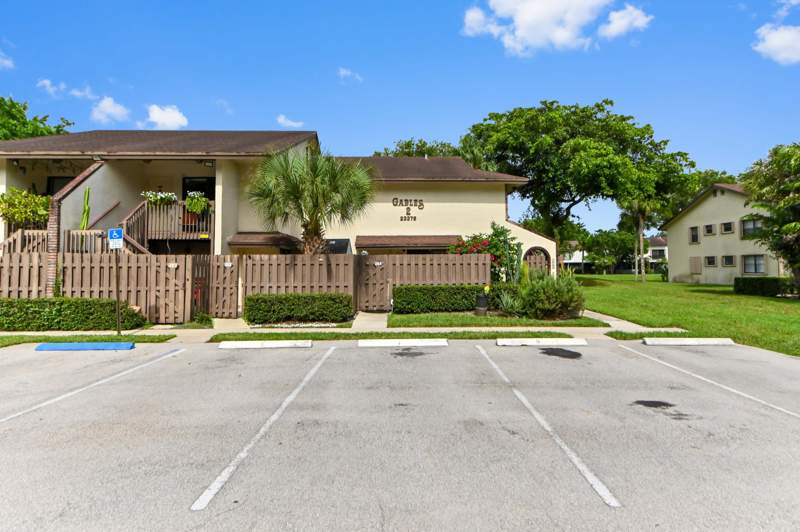 2 bedroom Condominium at 23378 Lyons Road #204, Gables East Of Boca Barwood, Boca Raton — photo 2