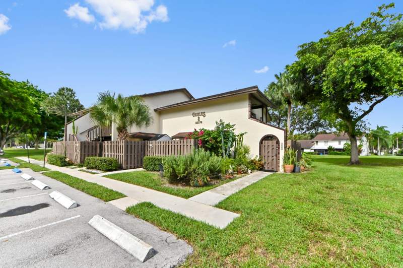 2 bedroom Condominium at 23378 Lyons Road #204, Gables East Of Boca Barwood, Boca Raton — photo 3