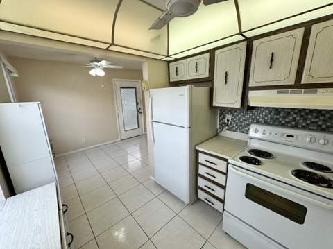 811 Flanders Q, Delray Beach FL - photo 8 of 36