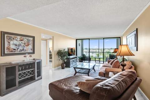 5951 Wellesley Park Drive #405, Boca Raton FL - photo 16 of 38