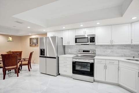 5951 Wellesley Park Drive #405, Boca Raton FL - photo 9 of 38