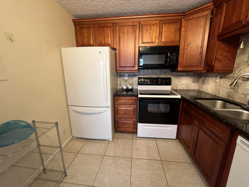 1 bedroom Condominium at 7 Flanders A, Kings Point, Delray Beach — photo 4