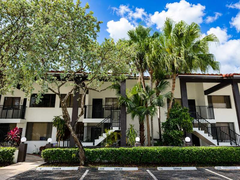 2 bedroom Condominium at 3300 NW 46th Street #104, Mira Lago Condo, Oakland Park — photo 2