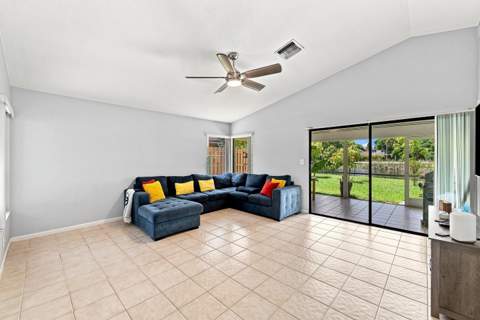 2385 NW 34th Terrace, Coconut Creek FL - photo 10 of 48