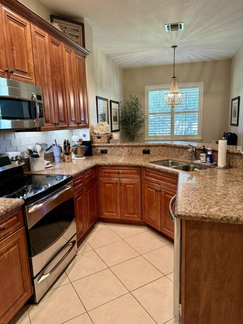 4488 Hickory Drive, Palm Beach Gardens FL - photo 8 of 22